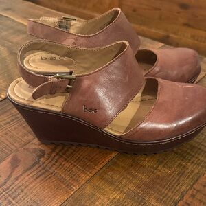b.o.c. Women's Tan Leather Wedges